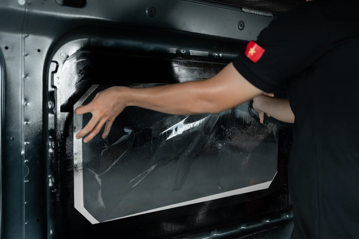 phim cach nhiet ultra nano ceramic Ford Transit 16 Phim Cách Nhiệt Black Label