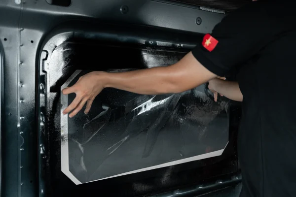 phim cach nhiet ultra nano ceramic Ford Transit 16 Phim Cách Nhiệt Black Label