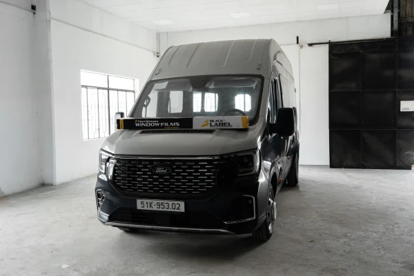 phim cach nhiet ultra nano ceramic Ford Transit 2 Phim Cách Nhiệt Black Label