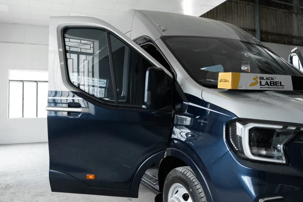 phim cach nhiet ultra nano ceramic Ford Transit 39 Phim Cách Nhiệt Black Label