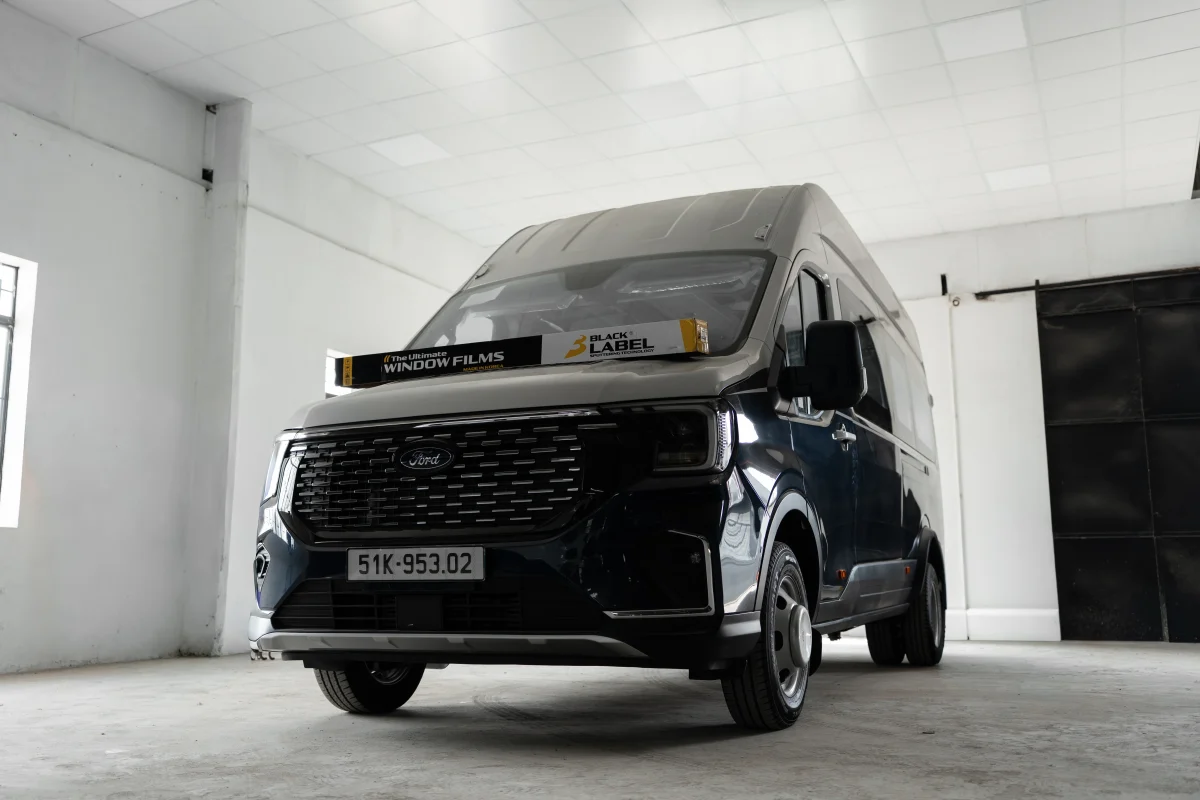 phim cach nhiet ultra nano ceramic Ford Transit 4 Phim Cách Nhiệt Black Label