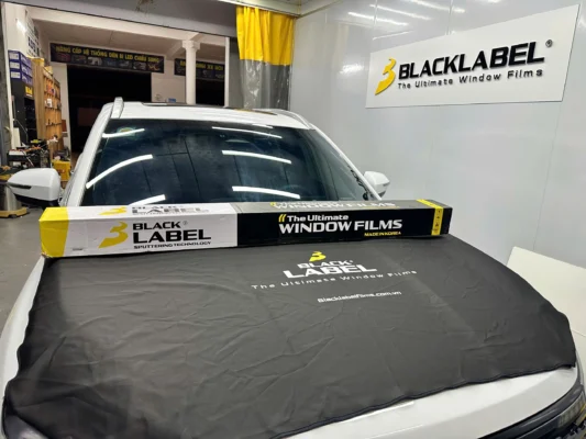 duy nam auto thi cong phim cach nhiet black label 1 Phim cách nhiệt Black Label