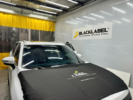 duy nam auto thi cong phim cach nhiet black label 13 Phim cách nhiệt Black Label