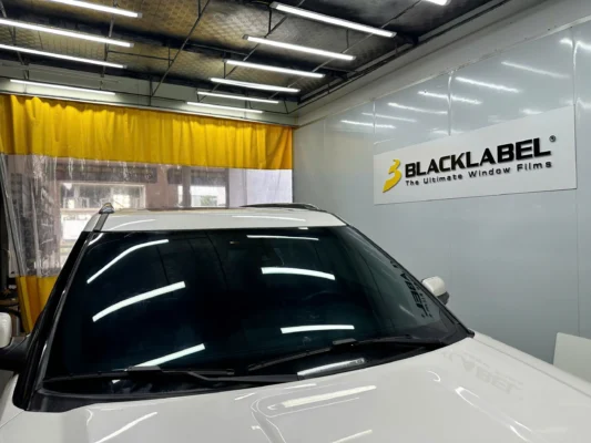 duy nam auto thi cong phim cach nhiet black label 26 Phim cách nhiệt Black Label