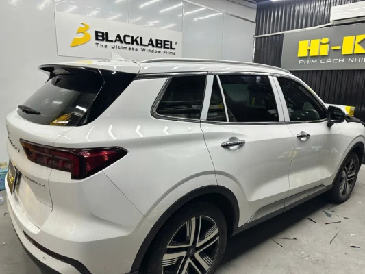 duy nam auto thi cong phim cach nhiet black label 40 Phim cách nhiệt Black Label